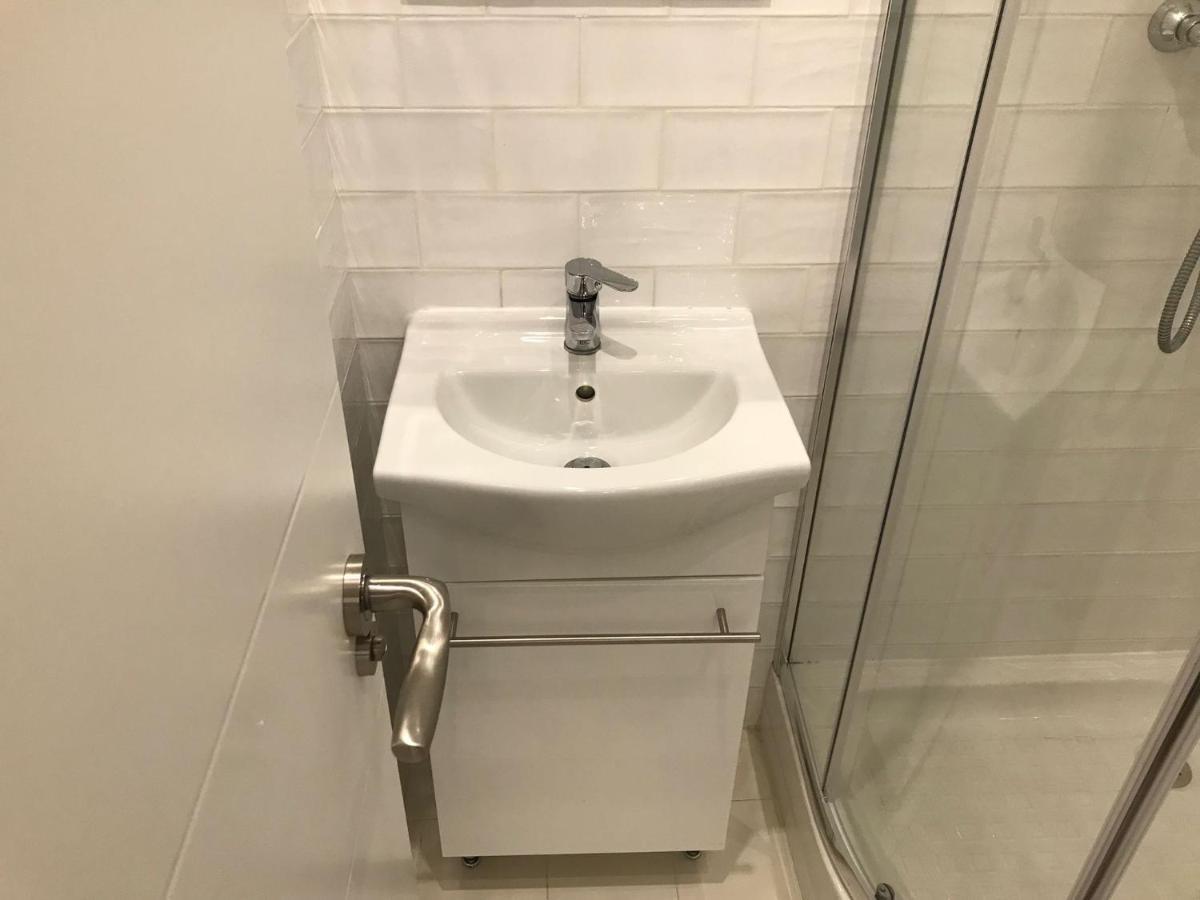 Un Genial Estudio En El Barrio Cortes Apartment Madrid
