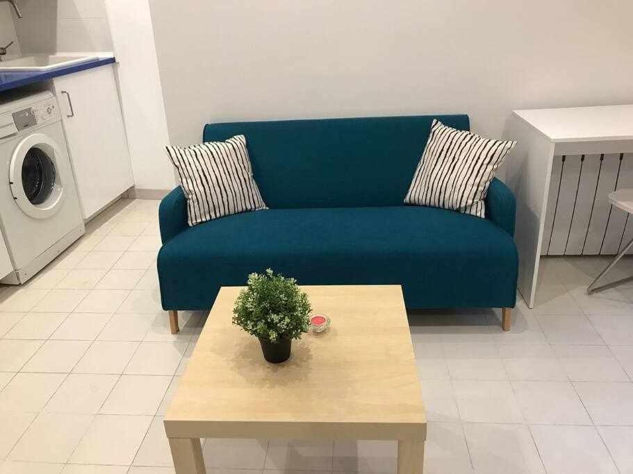 Un Genial Estudio En El Barrio Cortes Madrid