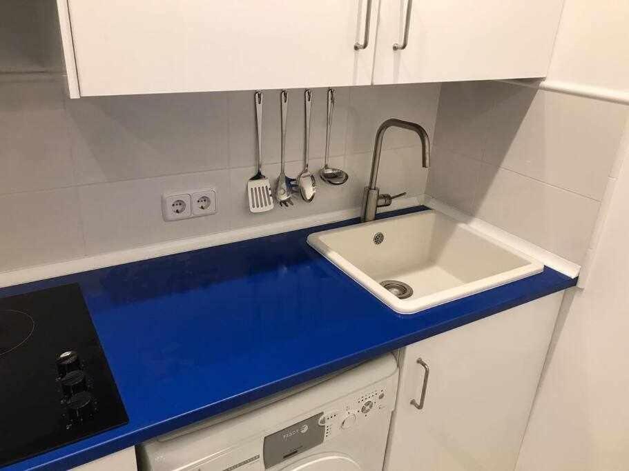 Appartamento Un Genial Estudio En El Barrio Cortes Madrid