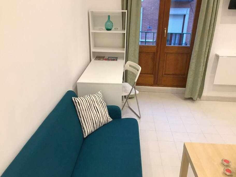 Un Genial Estudio En El Barrio Cortes Apartment Madrid
