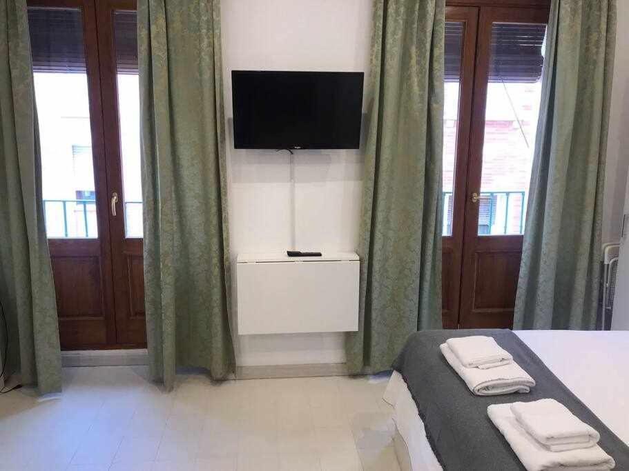 Un Genial Estudio En El Barrio Cortes *